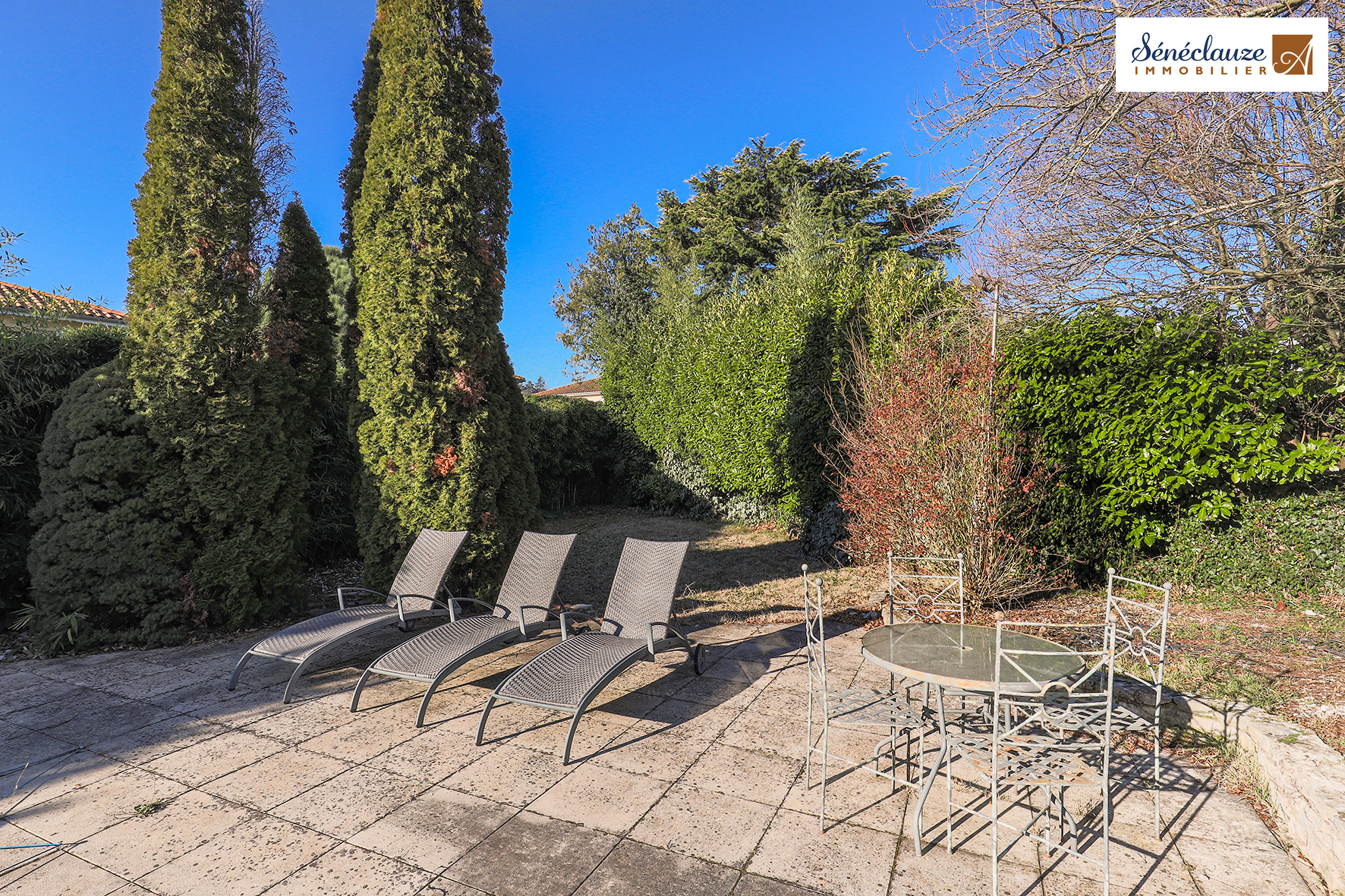 MAISON FAMILIALE DE 180 M² + PISICNE ET JARDIN ARBORÉ