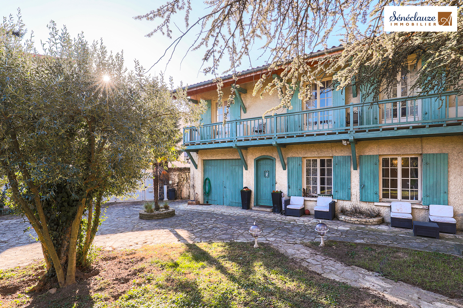 MAISON FAMILIALE DE 180 M² + PISICNE ET JARDIN ARBORÉ