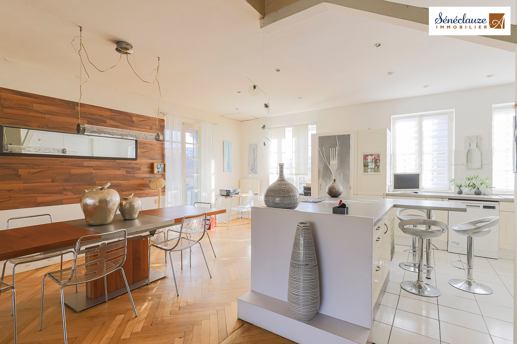 MAISON FAMILIALE DE 180 M² + PISICNE ET JARDIN ARBORÉ