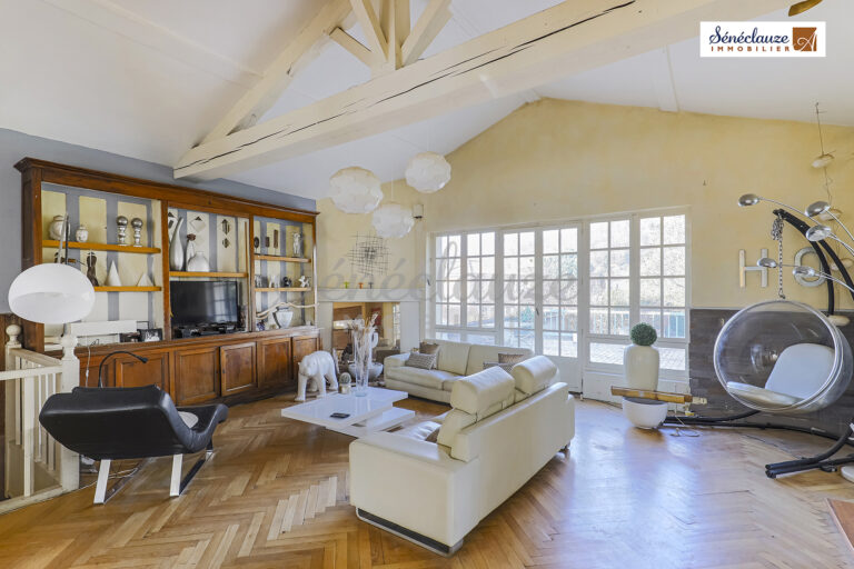 MAISON FAMILIALE DE 180 M² + PISICNE ET JARDIN ARBORÉ