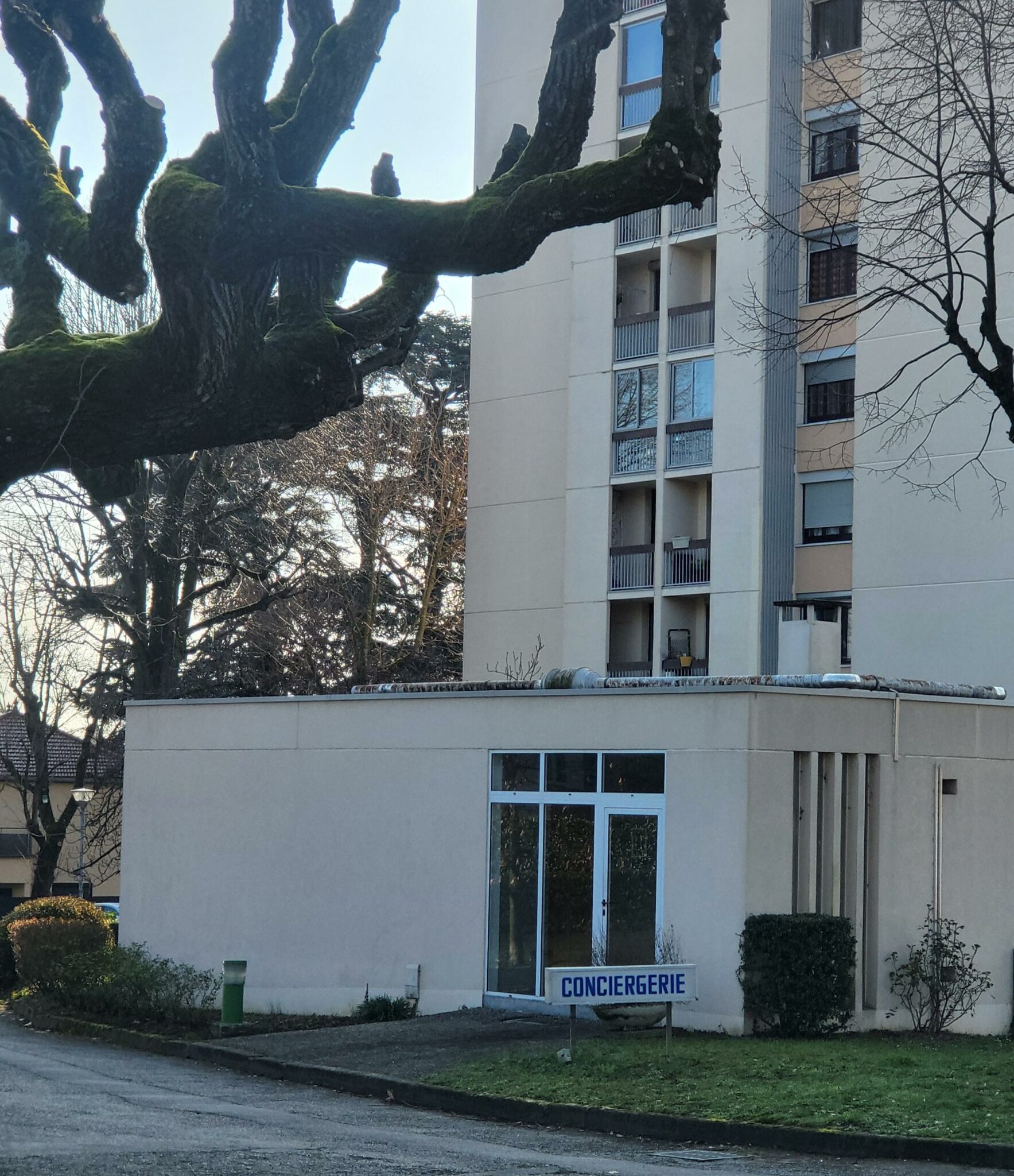 APPARTEMENT T3 + PARKING ET CAVE