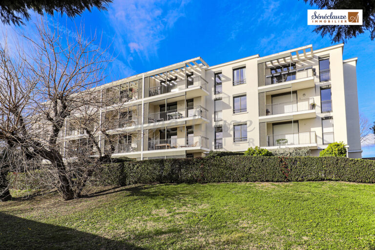 APPARTEMENT D&rsquo;EXCEPTION DE 161m² + ASCENSEUR-TERRASSE-GARAGE DOUBLE-PLACE DE STATIONNEMENT