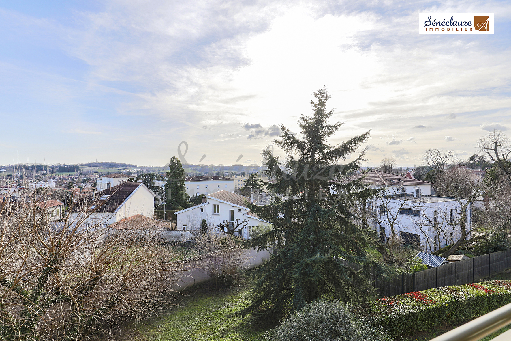 APPARTEMENT D&rsquo;EXCEPTION DE 161m² + ASCENSEUR-TERRASSE-GARAGE DOUBLE-PLACE DE STATIONNEMENT