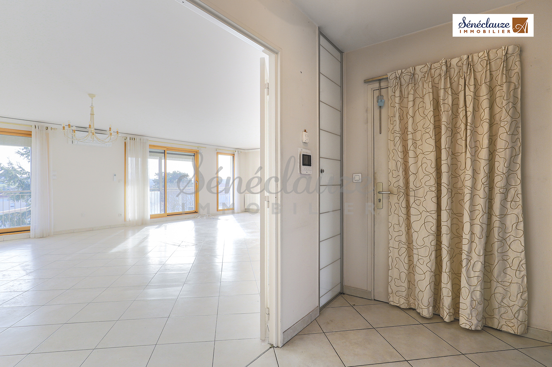 APPARTEMENT D&rsquo;EXCEPTION DE 161m² + ASCENSEUR-TERRASSE-GARAGE DOUBLE-PLACE DE STATIONNEMENT