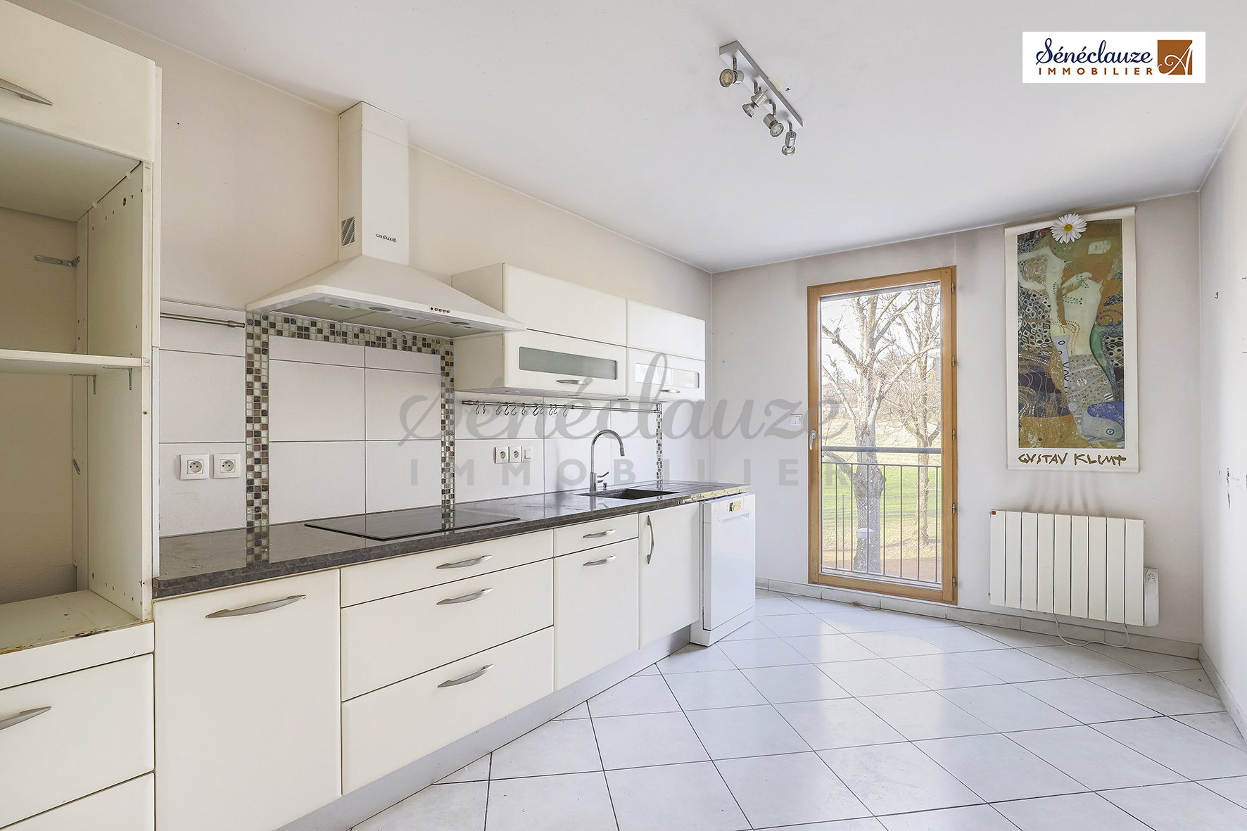 APPARTEMENT D&rsquo;EXCEPTION DE 161m² + ASCENSEUR-TERRASSE-GARAGE DOUBLE-PLACE DE STATIONNEMENT