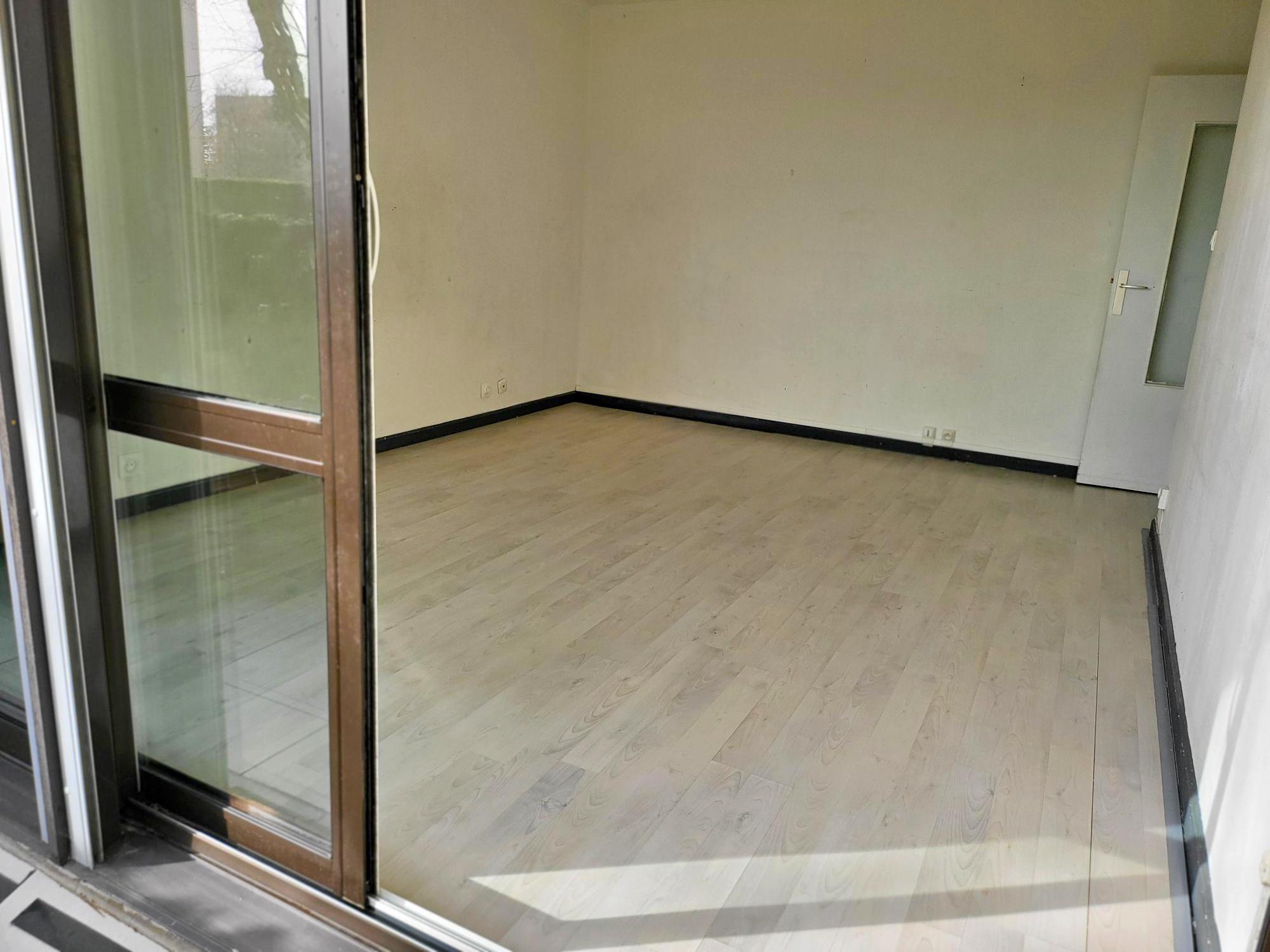 APPARTEMENT T3 + PARKING ET CAVE