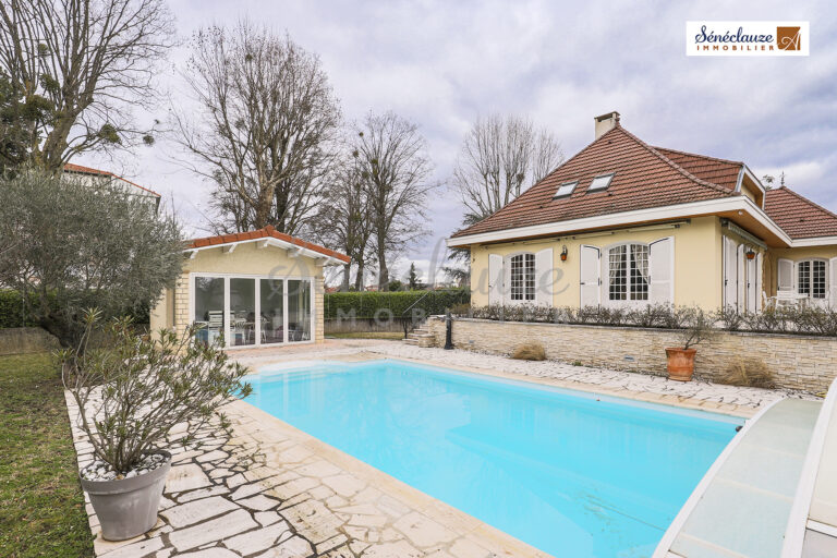 VILLA DE CHARME 7 PIECES