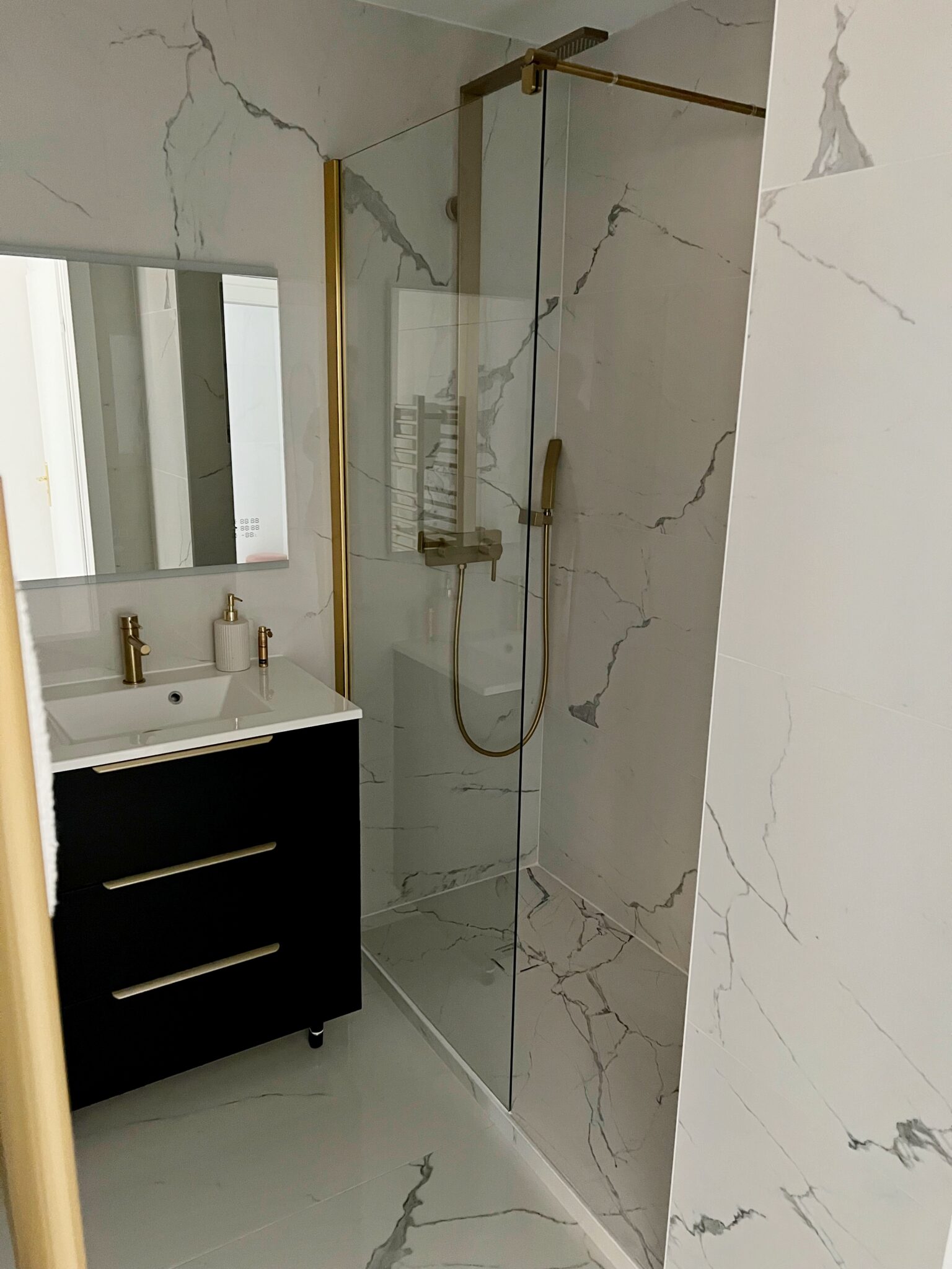 APPARTEMENT T2 MEUBLÉ + PARKING