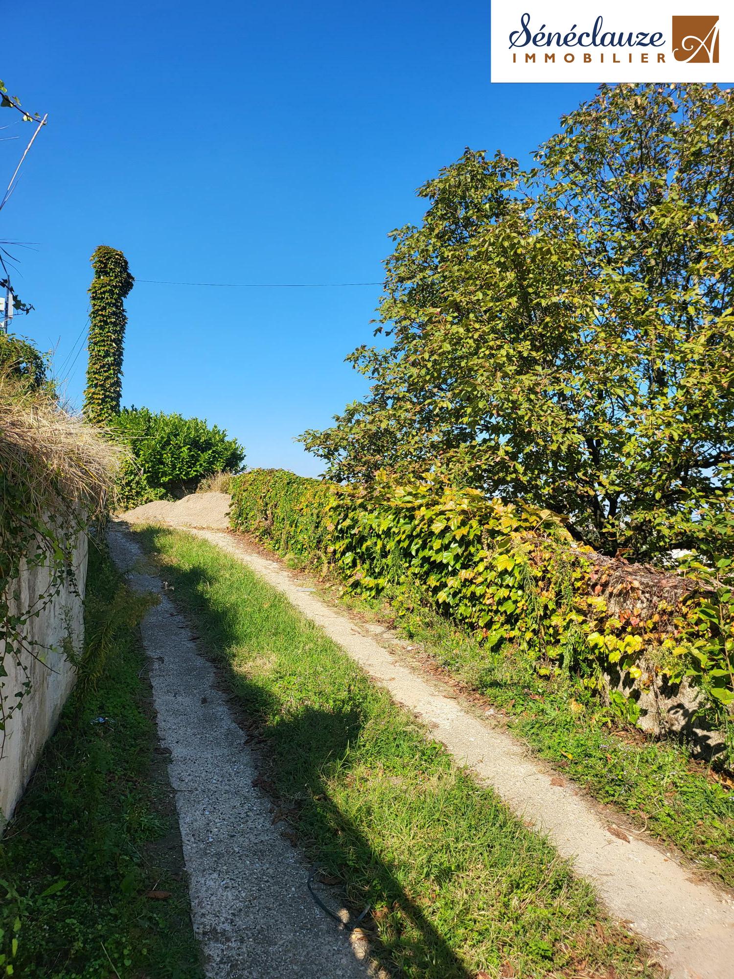 TERRAIN CONSTRUCTIBLE ET VIABILISÉ