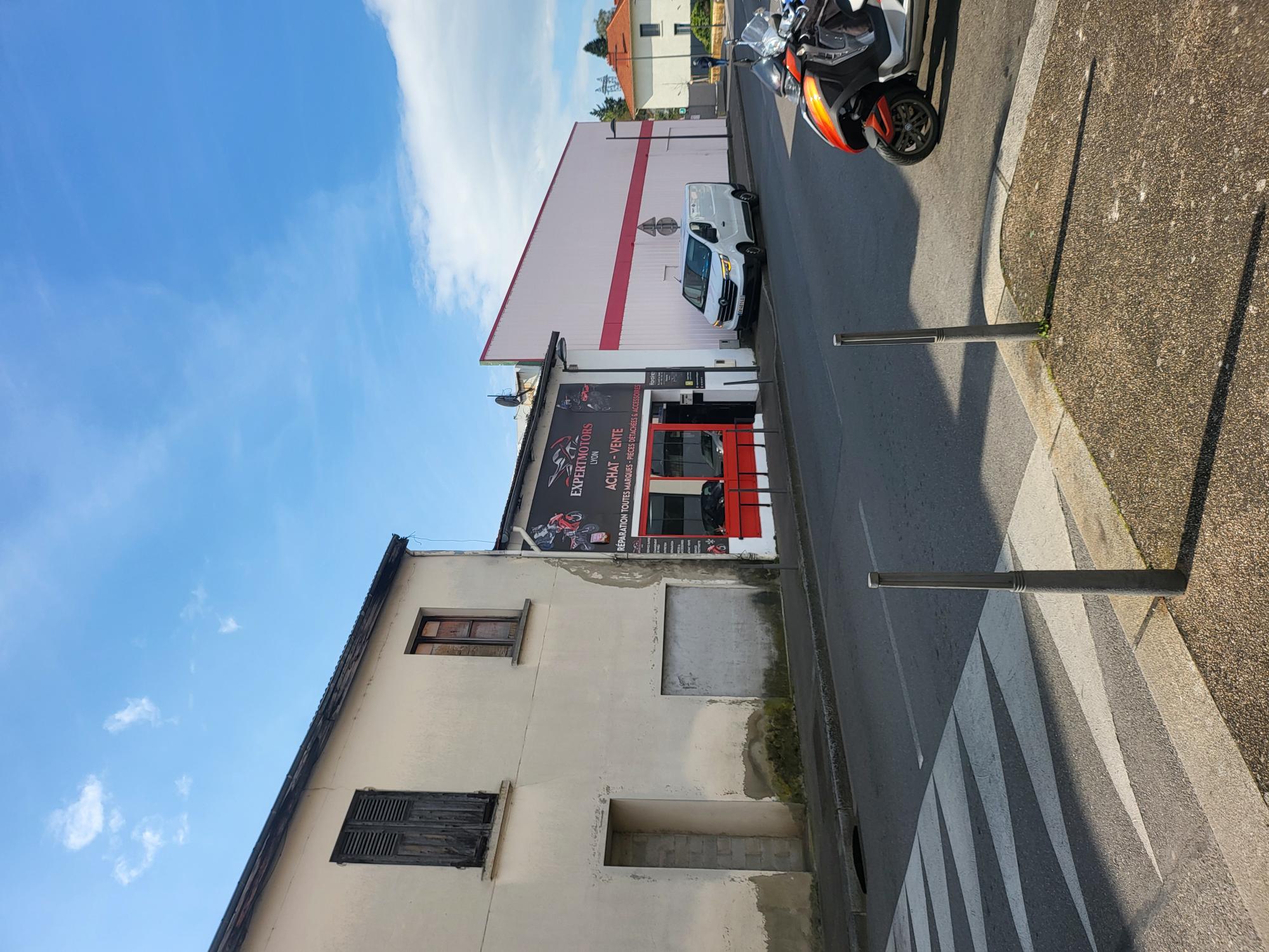 TÈNEMENT IMMOBILIER DE 1472 m²