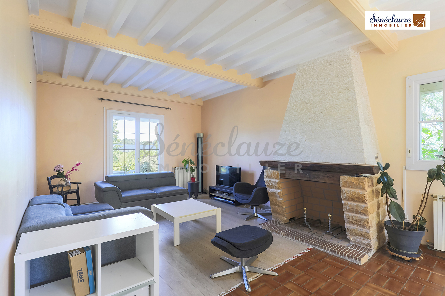 MAISON FAMILIALE AVEC TERRAIN PAYSAGÉ