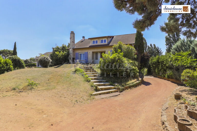 MAISON FAMILIALE AVEC TERRAIN PAYSAGÉ