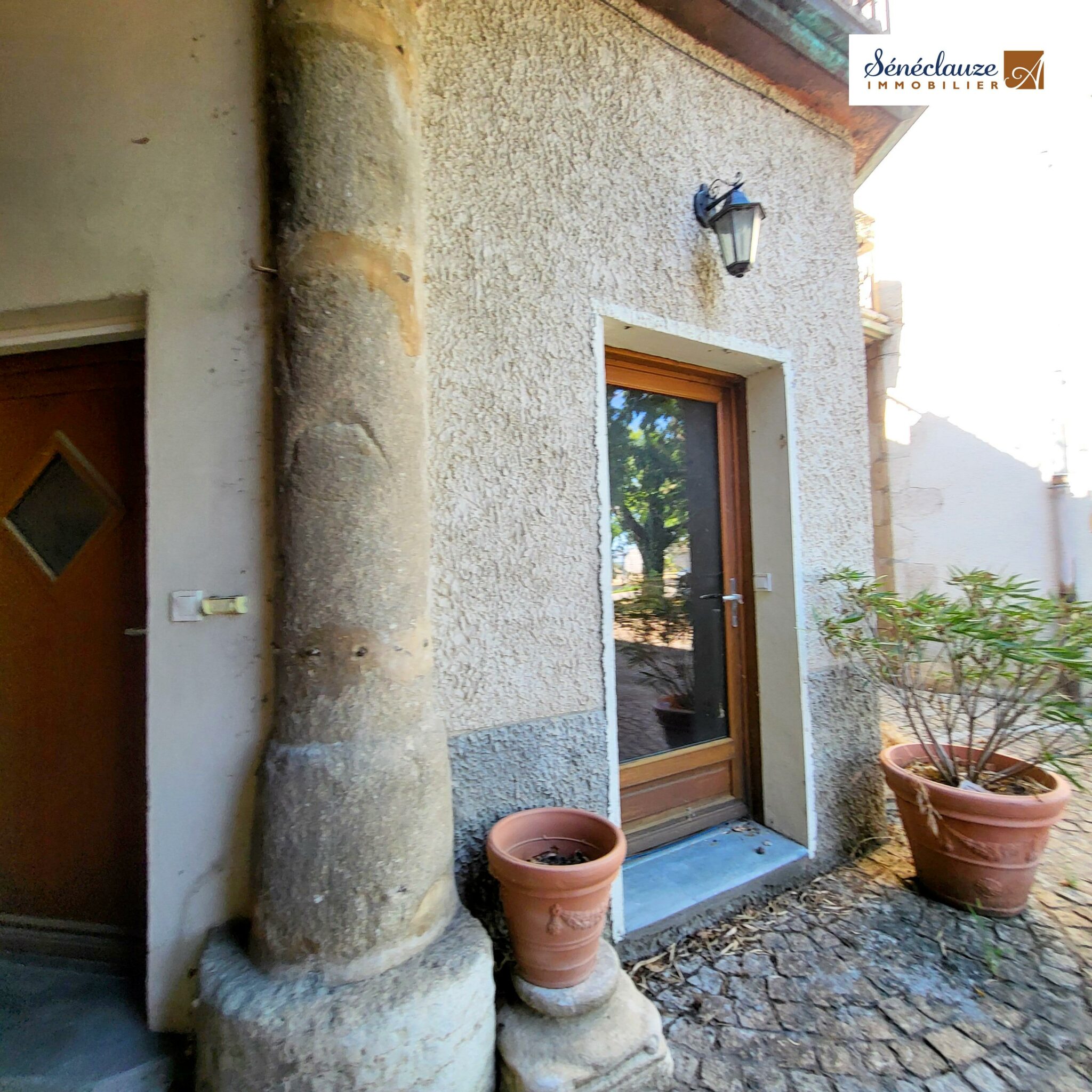 ENSEMBLE IMMOBILIER DE CARACTÈRE