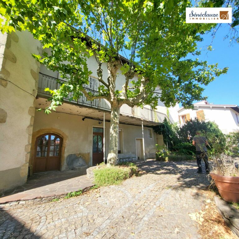 ENSEMBLE IMMOBILIER DE CARACTÈRE