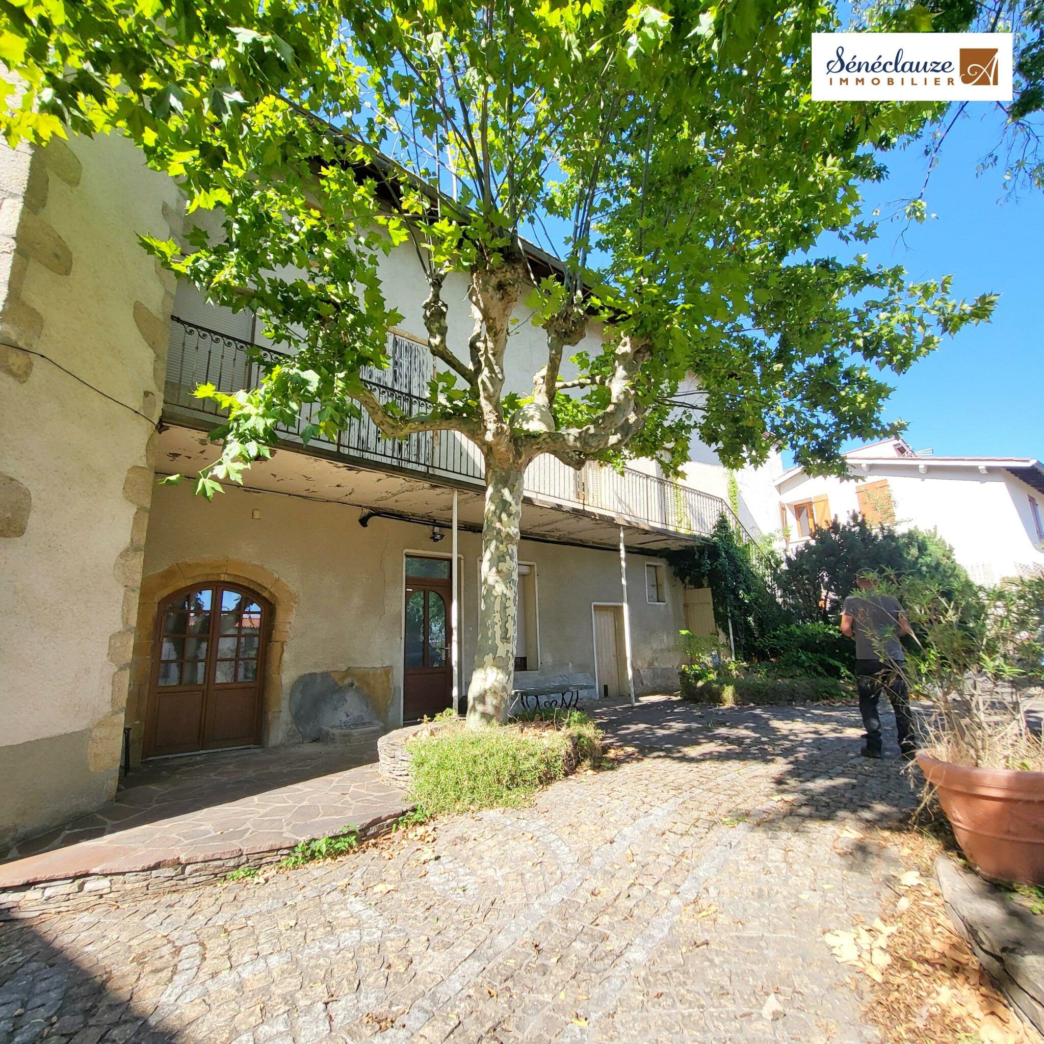 ENSEMBLE IMMOBILIER DE CARACTÈRE